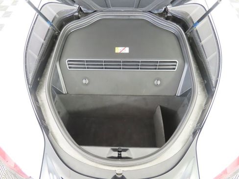 Used 2019 BMW i8 Roadster image 32