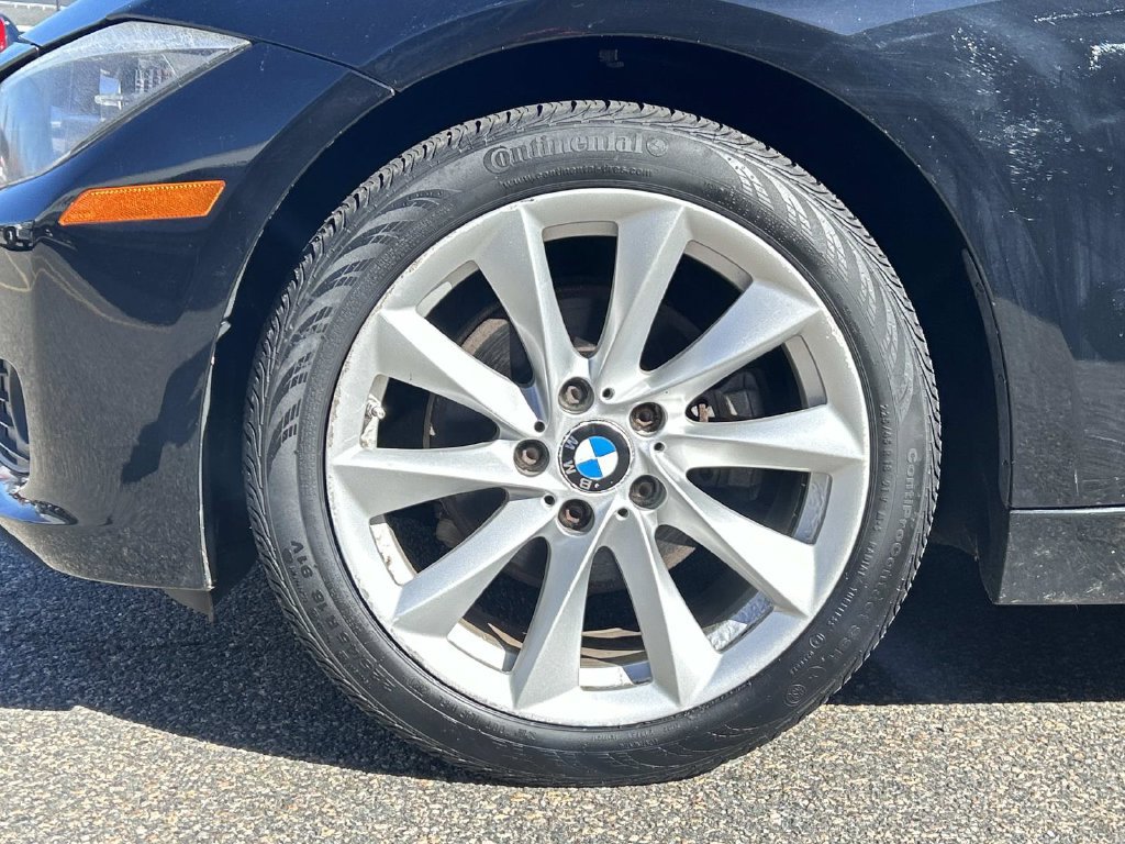 Used 2013 BMW 328i xDrive Sedan AWD/4WD image 9
