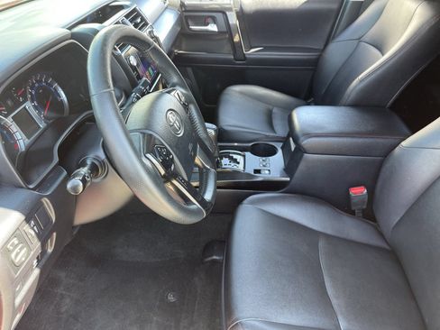 Used 2017 Toyota 4Runner TRD Off-Road Premium AWD/4WD image 21