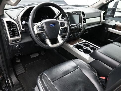 Used 2019 Ford F250 Lariat w/ Lariat Value Package image 22