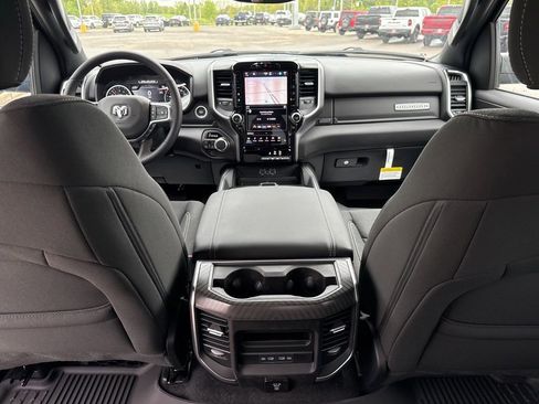 New 2026 RAM 1500 4x4 Crew Cab image 17
