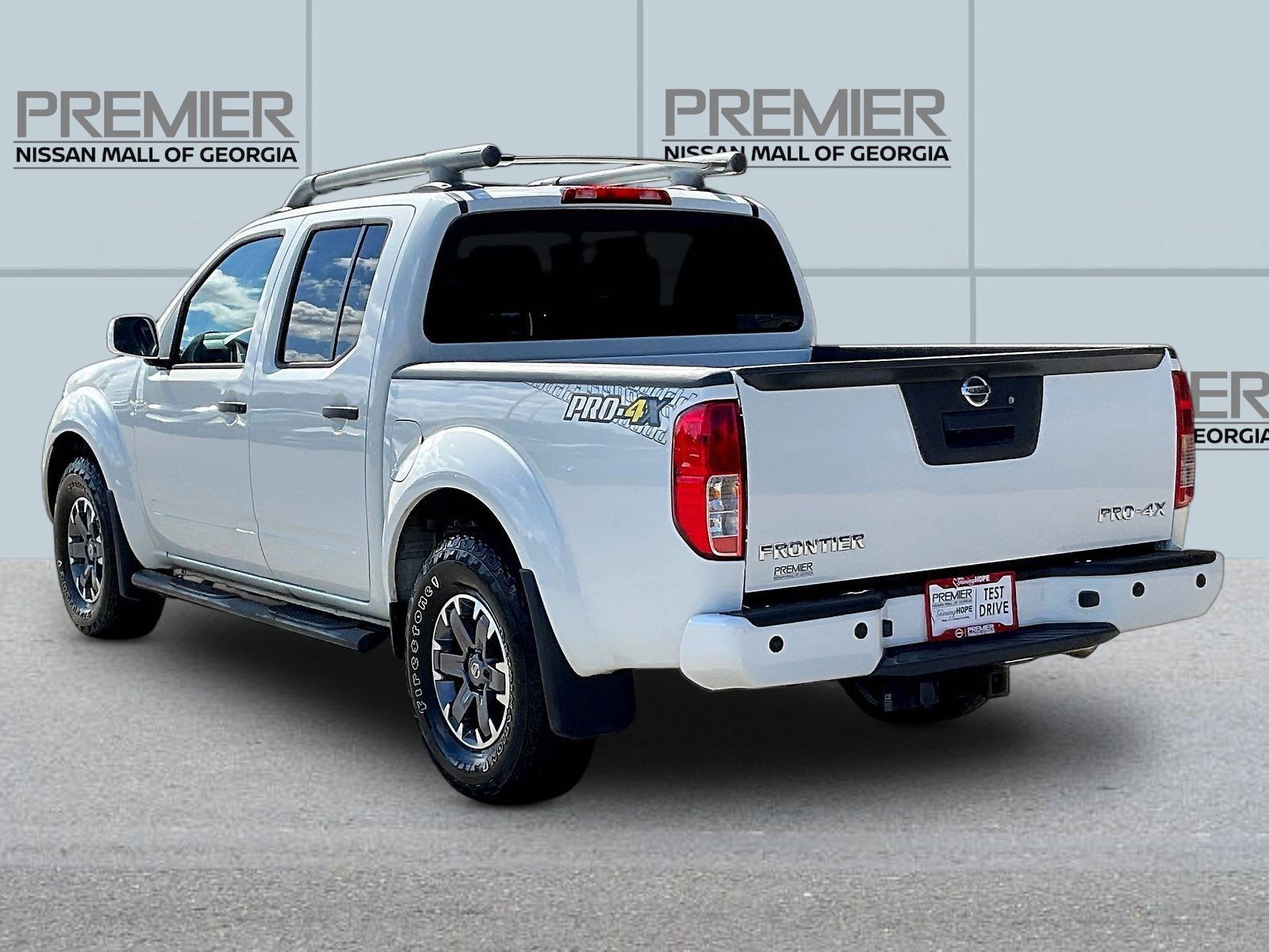 Certified 2020 Nissan Frontier PRO-4X w/ Pro-4x Utility Package AWD/4WD image 5