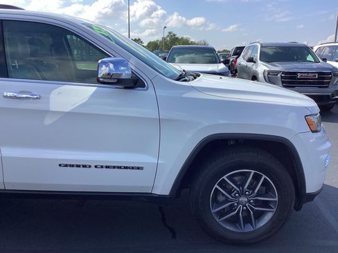Used 2017 Jeep Grand Cherokee Limited image 8