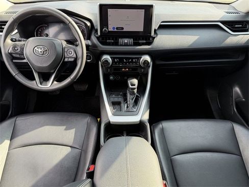 Used 2023 Toyota RAV4 XLE Premium image 11