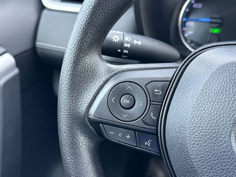 Used 2019 Toyota RAV4 LE w/ Carpet Mat Package AWD/4WD image 22