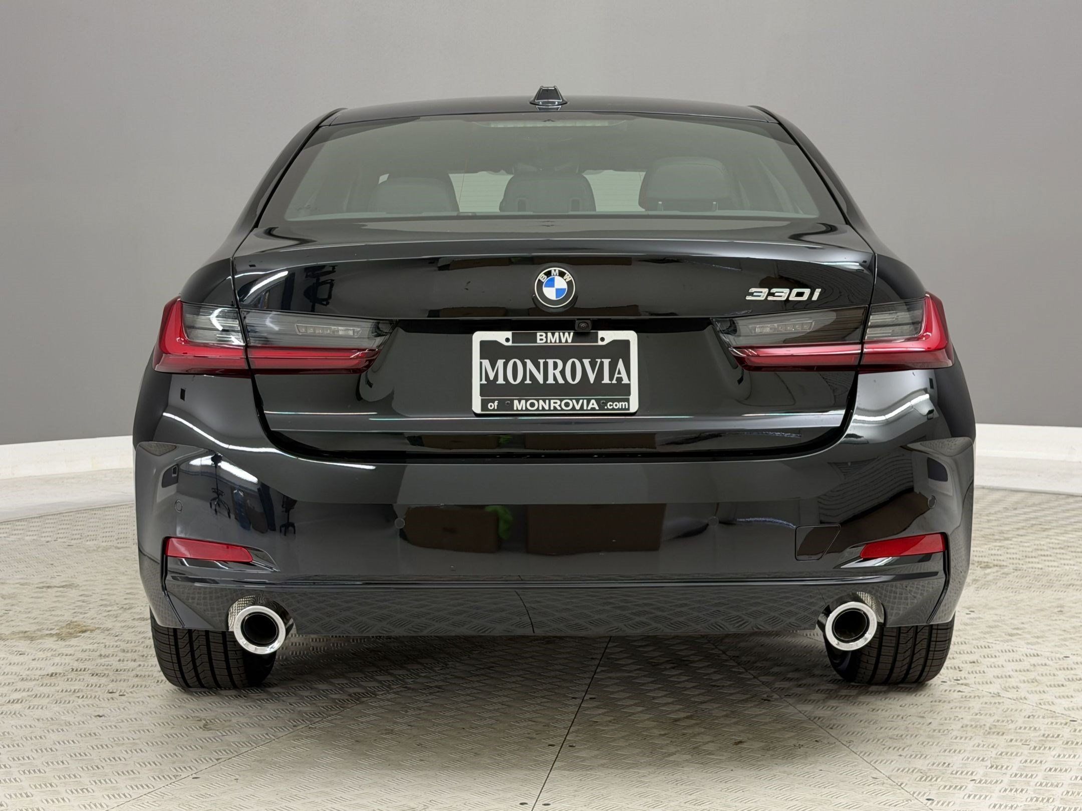 New 2026 BMW 330i Sedan w/ Convenience Package RWD image 10