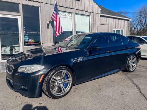 Used 2013 BMW M5 image 2