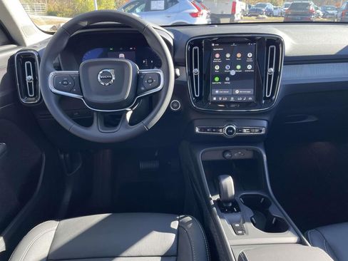 New 2026 Volvo XC40 B4 Core w/ Climate Package image 4