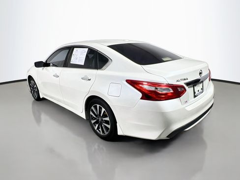 Used 2016 Nissan Altima 2.5 SV FWD image 8