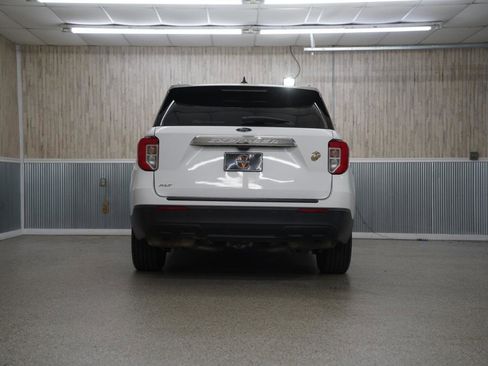 Used 2021 Ford Explorer XLT image 8