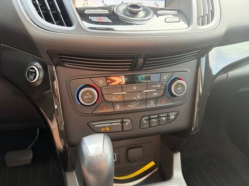 Used 2018 Ford Escape Titanium w/ Ford Safe & Smart Package AWD/4WD image 19