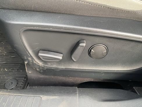 Used 2021 Ford Escape SE image 15