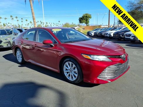 Used 2019 Toyota Camry LE image 1