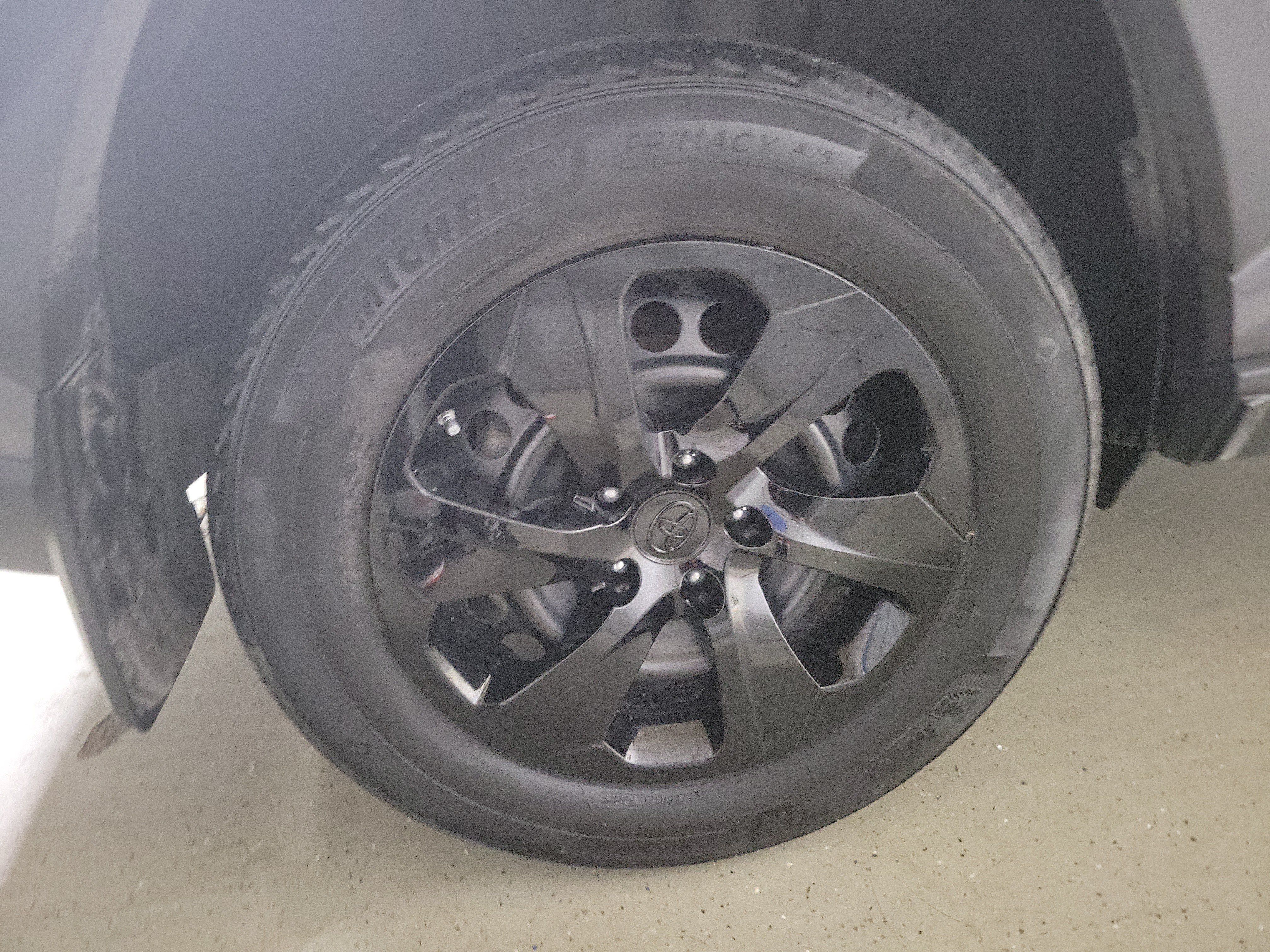 Used 2023 Toyota RAV4 LE AWD/4WD image 6