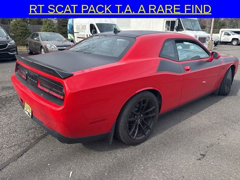Used 2022 Dodge Challenger R/T Scat Pack w/ T/A Package image 5