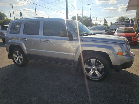 Used 2017 Jeep Patriot High Altitude image 17