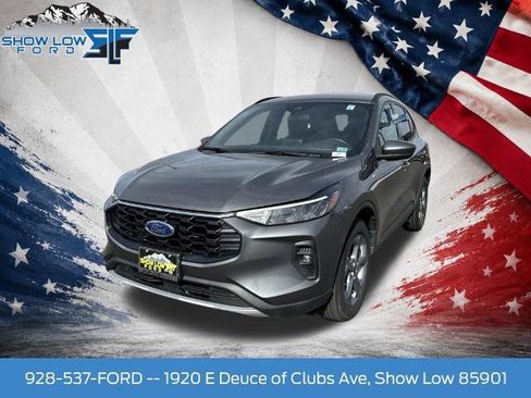 Certified 2025 Ford Escape ST-Line Select AWD/4WD image 3