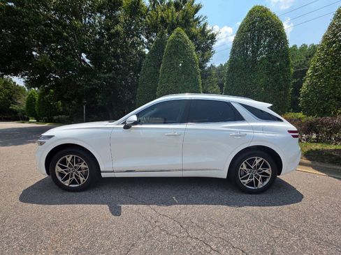 Used 2023 Genesis GV70 2.5T w/ Select Package AWD/4WD image 2