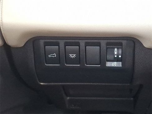 Certified 2024 Subaru Ascent Limited w/ Technology Package image 25