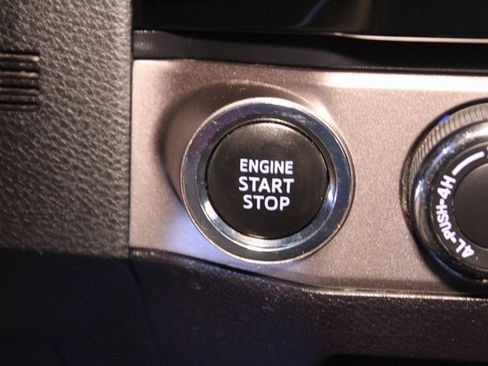 Used 2016 Toyota Tacoma Limited image 24