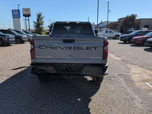 Used 2025 Chevrolet Silverado 2500 Custom w/ Custom Value Package image 20