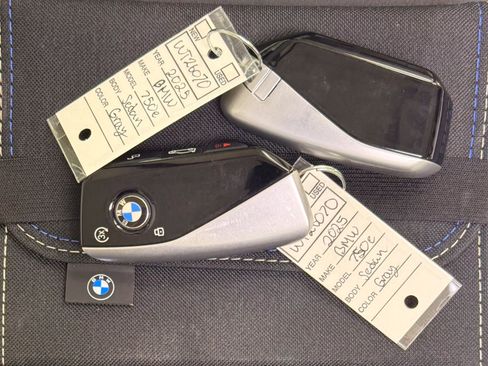Used 2025 BMW 750e xDrive w/ Premium Package AWD/4WD image 40