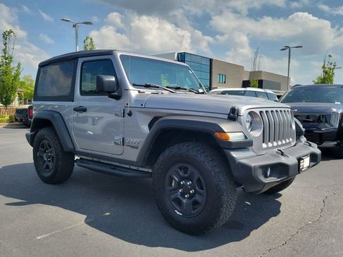 Used 2020 Jeep Wrangler Sport AWD/4WD image 3