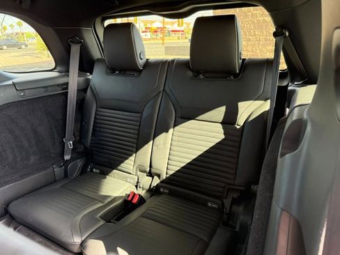 Used 2019 Land Rover Discovery HSE image 47