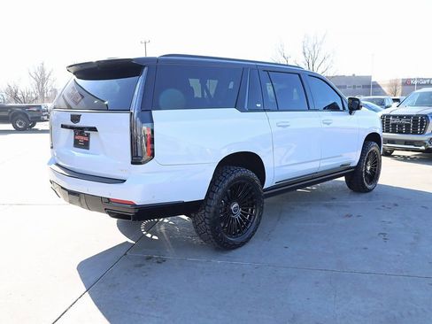 Used 2026 Cadillac Escalade ESV Sport w/ Touring Package AWD/4WD image 6