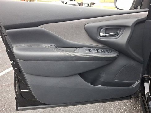 Used 2024 Nissan Murano SV image 12
