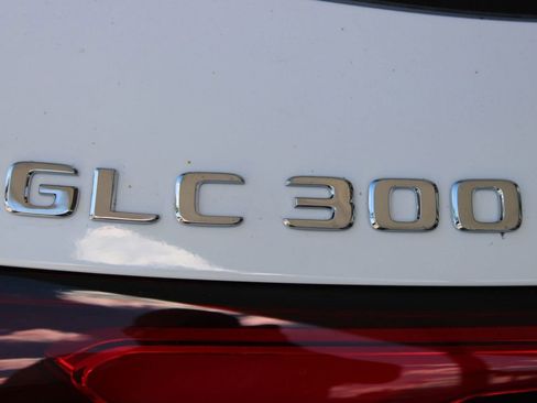 Used 2026 Mercedes-Benz GLC 300 image 21
