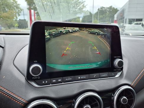 Used 2023 Nissan Sentra SR w/ Electronics Package image 9