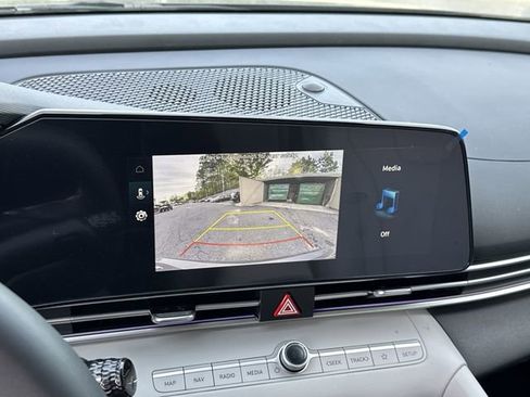 New 2026 Hyundai Elantra Limited FWD image 29