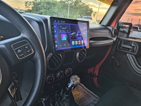 Used 2015 Jeep Wrangler Unlimited Sport image 14