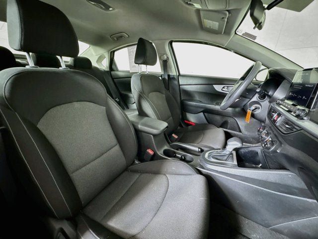 Certified 2023 Kia Forte LXS w/ LXS Technology Package FWD image 24