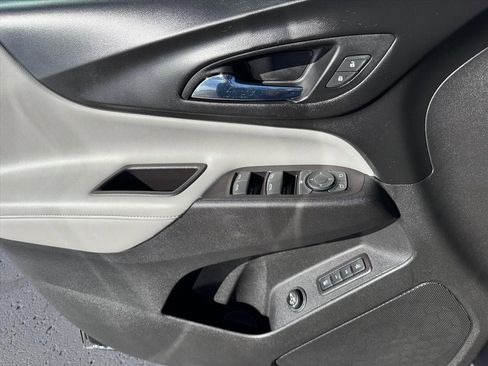 Used 2021 Chevrolet Equinox Premier image 16