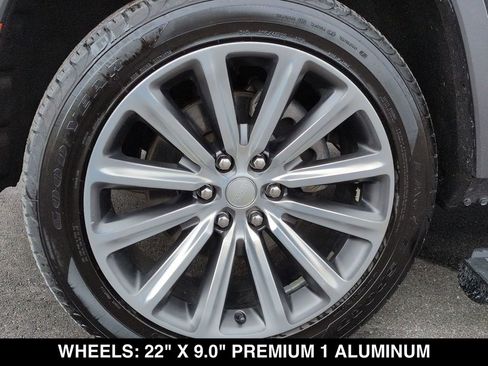 Used 2023 Jeep Grand Wagoneer L Series II w/ Premium Group II AWD/4WD image 10