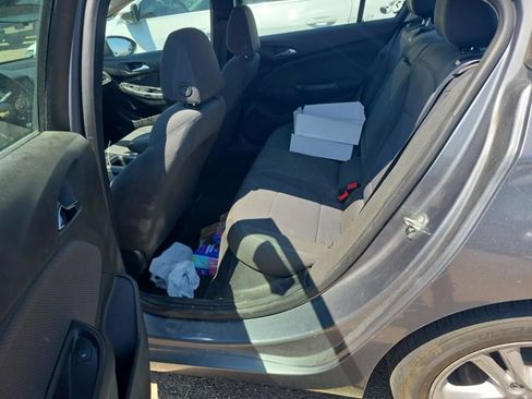 Used 2018 Chevrolet Cruze LT w/ Sun And Sound Package FWD image 11