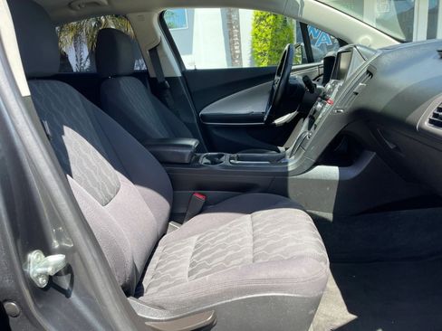 Used 2014 Chevrolet Volt w/ Enhanced Safety Package 1 FWD image 18