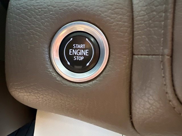 Used 2021 GMC Yukon Denali w/ Denali Premium Package AWD/4WD image 23