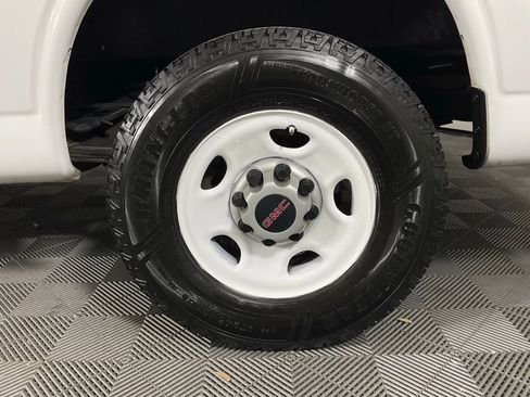 Used 2021 GMC Savana 2500 Extended image 10