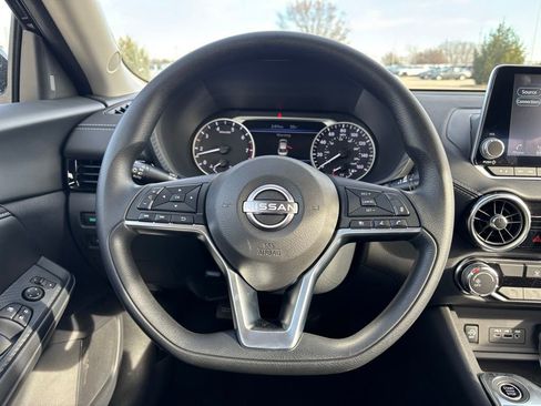 Used 2025 Nissan Sentra SV image 11