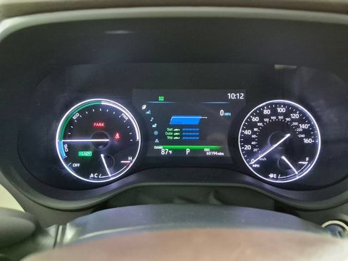 Used 2024 Toyota Sienna Platinum FWD image 16