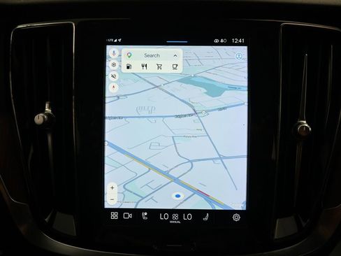 Used 2023 Volvo V60 B5 Cross Country Plus w/ Climate Package image 16