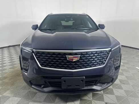 Used 2025 Cadillac XT4 Premium Luxury AWD/4WD image 2