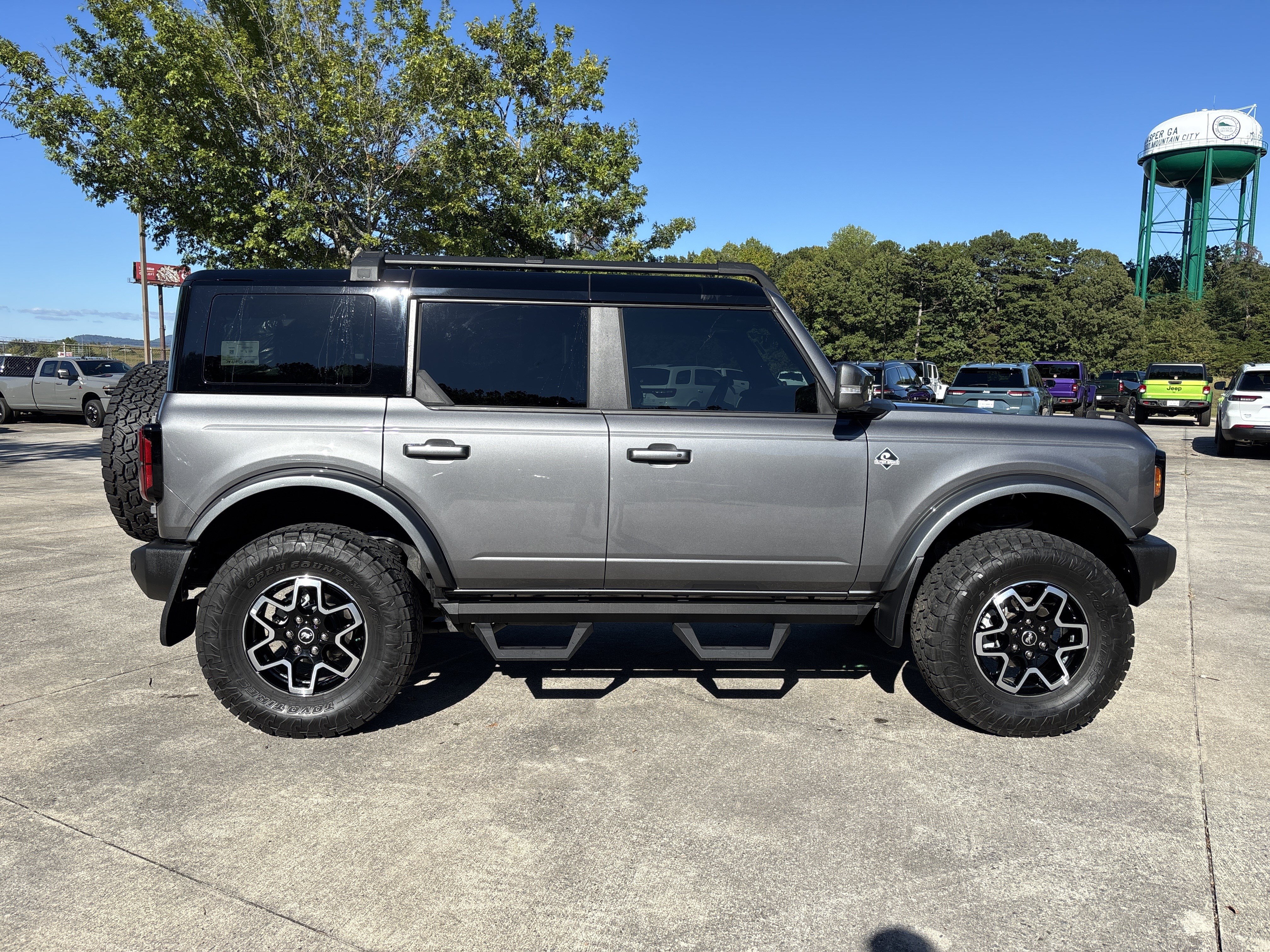 Used 2024 Ford Bronco Outer Banks AWD/4WD image 9