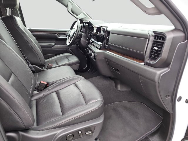 Used 2025 GMC Sierra 1500 SLT AWD/4WD image 11