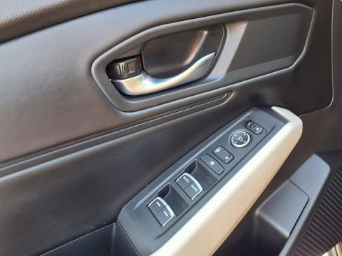 Used 2024 Honda Accord EX image 19