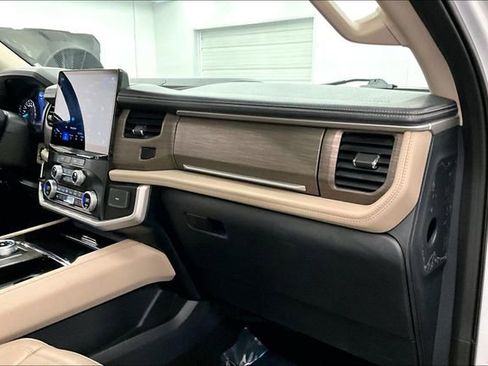 Used 2024 Ford Expedition Max Limited image 17