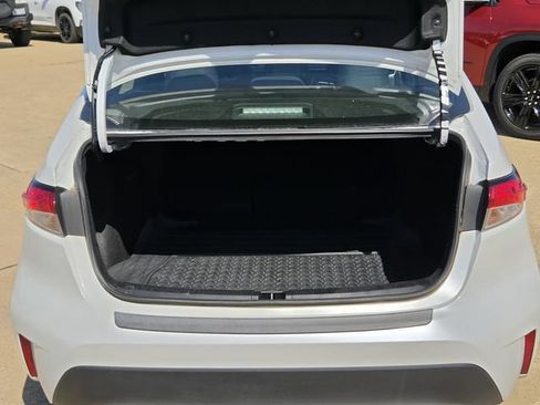 Used 2022 Toyota Corolla LE w/ LE Convenience Package FWD image 10